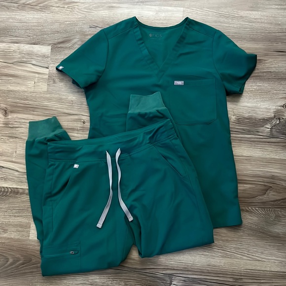 Figs Pants & Jumpsuits Figs Scrubs Hunter Green Limited Edition